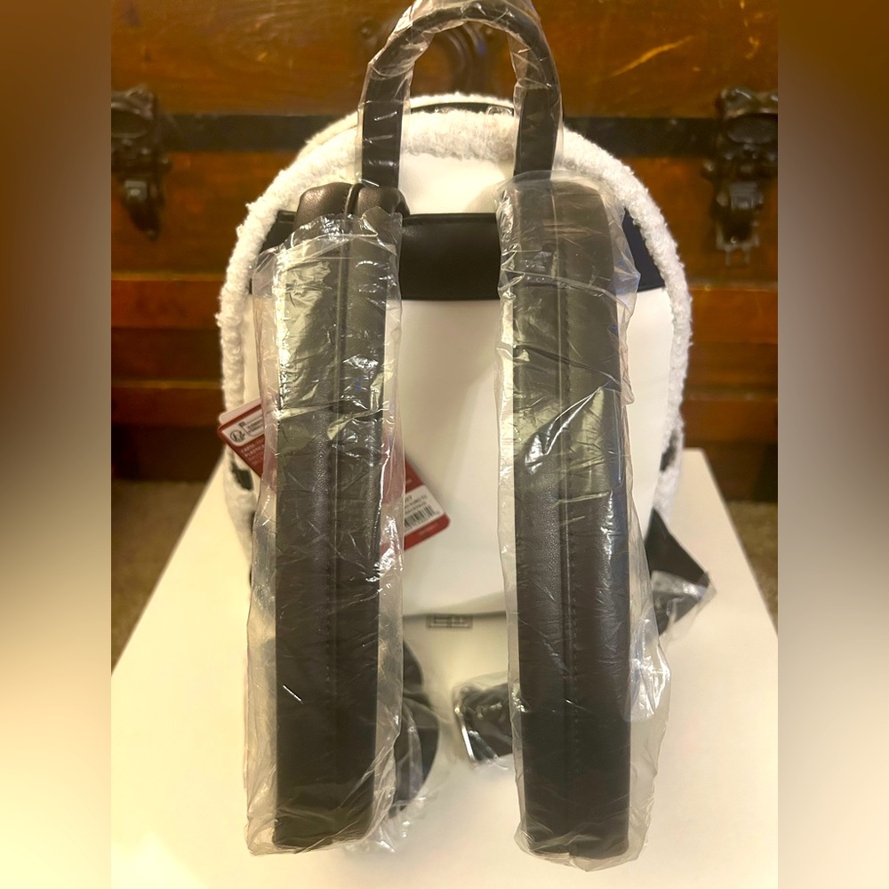 Loungefly Dreamworks Kung Fu Panda Sherpa Mini Backpack - NWT - Picture 3 of 5